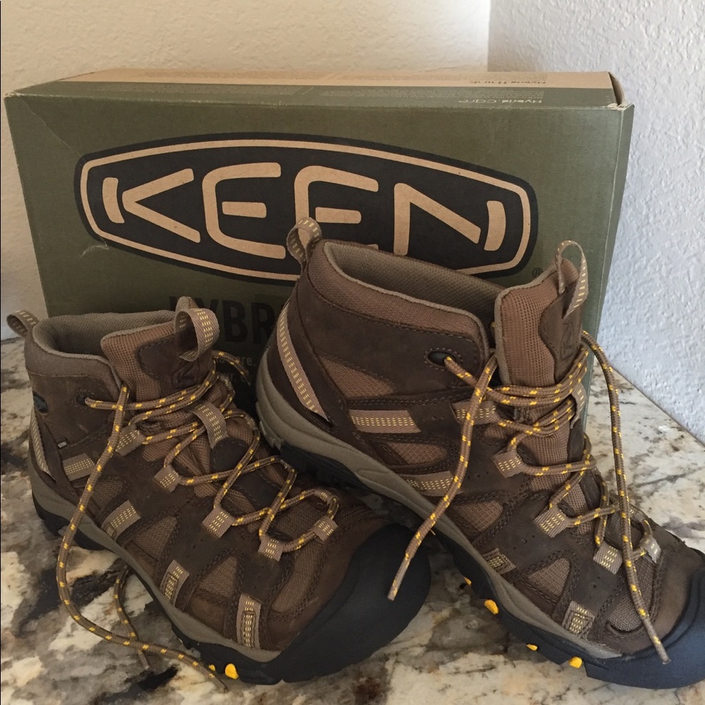 Keen Men's Mid Siskiyou WP Hiking Boot